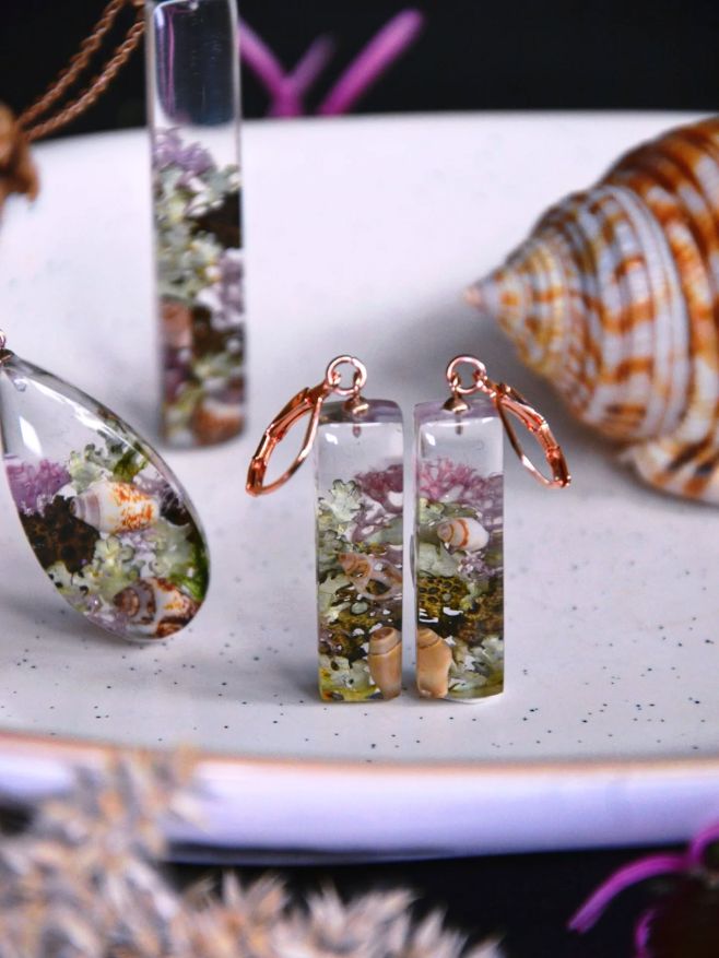 Konečně léto! 🐚🌊🪼 Moje první kolekce šperků inspirovaných podmořským životem, slaným vzduchem a horkým pískem 🦑🧜‍♀️....